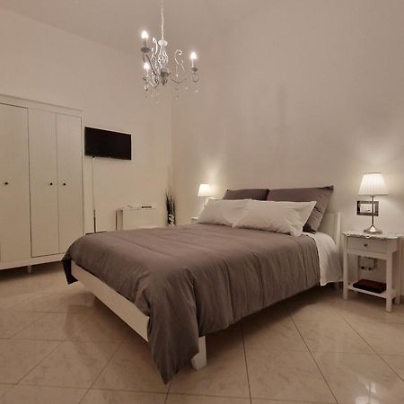 Cinzia'S House Of Mirrors Apartment Pisa Bagian luar foto