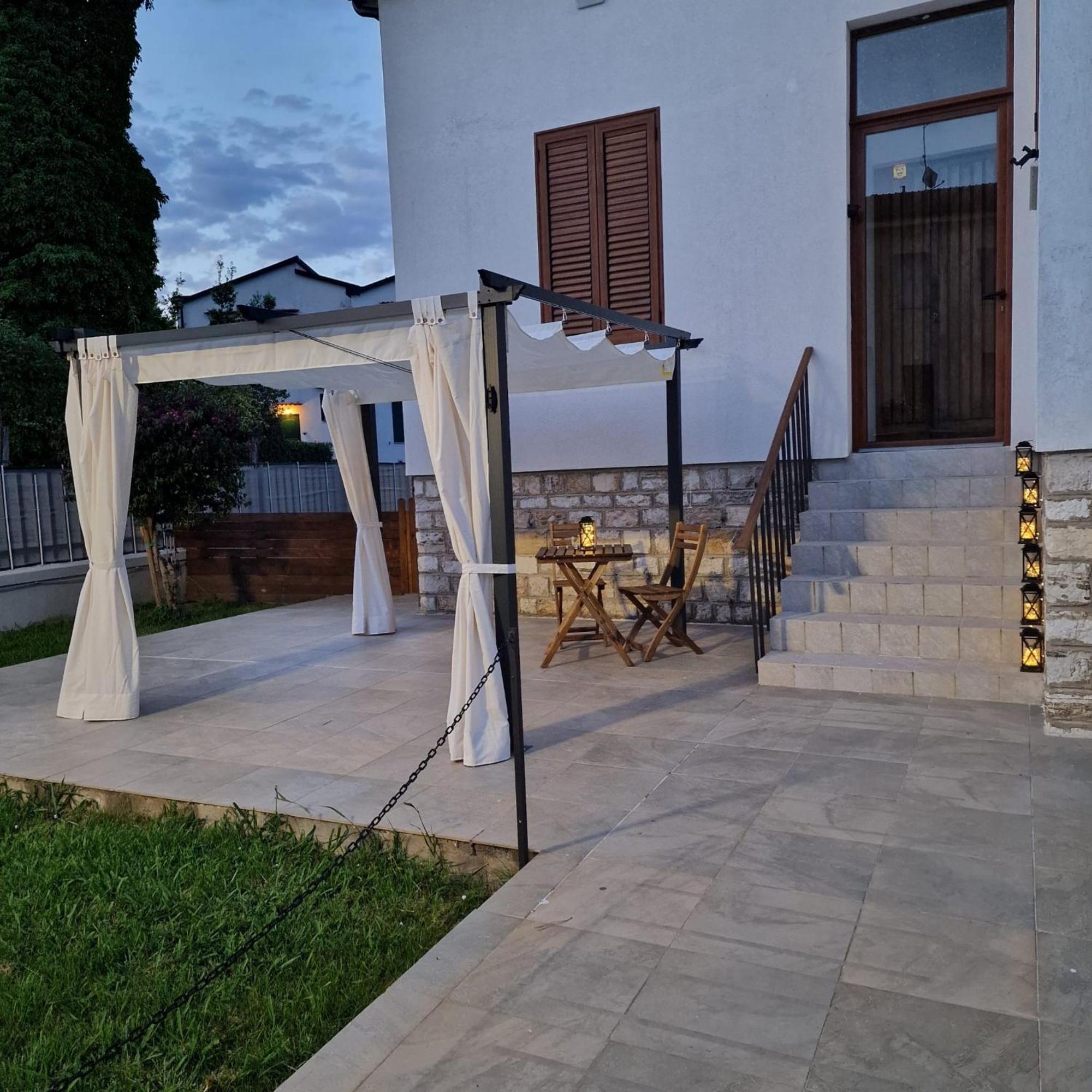 Cinzia'S House Of Mirrors Apartment Pisa Bagian luar foto